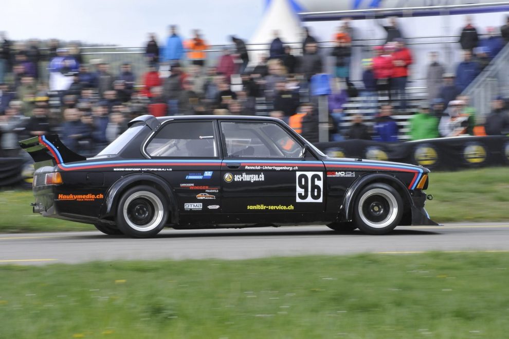 La voiture de tourisme la plus rapide : devant son public, Manuel Santonastaso a fêté sa première grande victoire avec sa voiture aux couleurs de l'usine BMW.