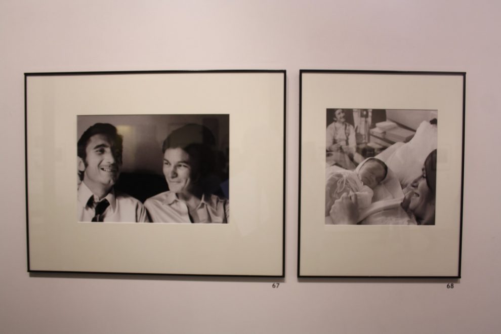 Zwei sehr private Aufnahmen von 1971 aus Jean-Claude Fontanas Sammlung: Jo Siffert mit Schwester Marguerite und mit Simone bei der Geburt von Philippe.