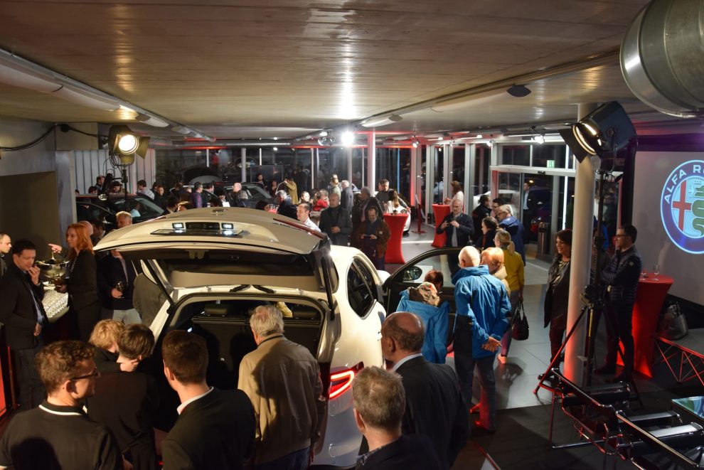Premiere: Alfa Romeo Stelvio in der Schloss-Garage ...