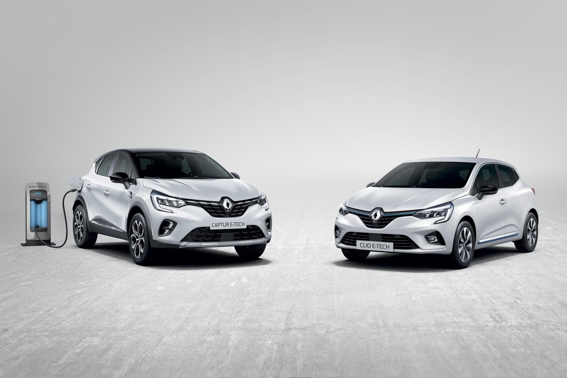 La Renault Captur est disponible en version E-Tech Plug-in Hybrid, la Renault Clio en version E-Tech full hybrid.