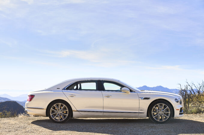 Bentley Flying Spur Hybrid