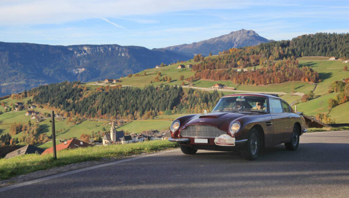 Rallye de voitures anciennes du RAID