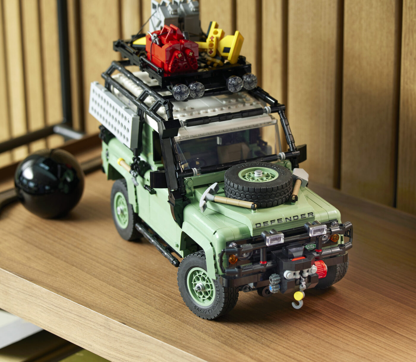 Lego Land Rover Defender