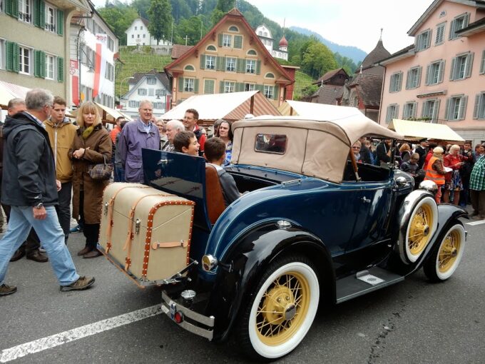 Vintage car in Obwalden