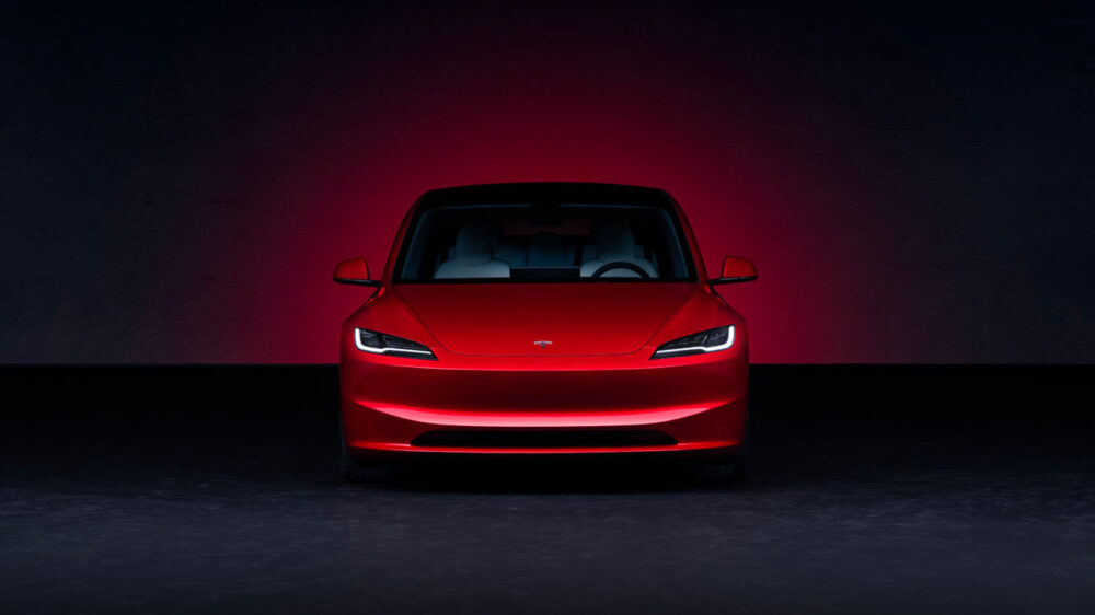 Tesla 3 rivista