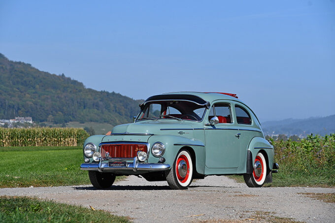 Galleria di auto d'epoca all'asta