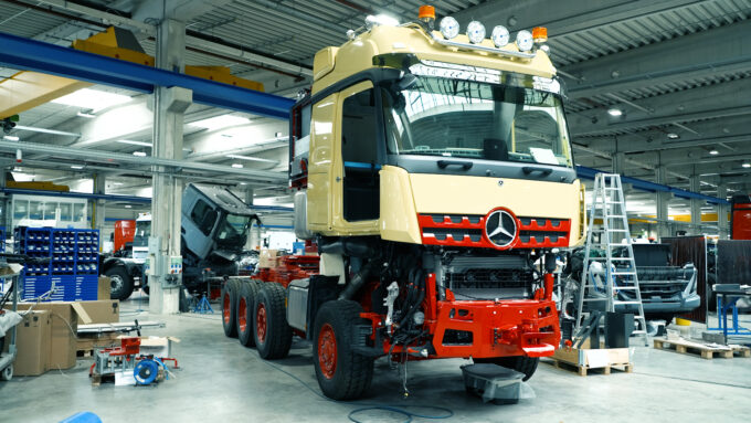 Arocs Schwerlasttransport Spezial-Truck