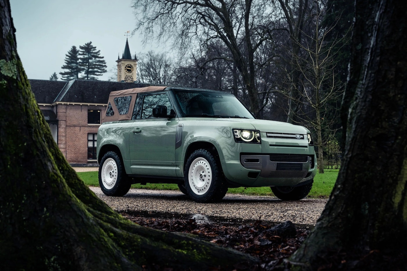 Land Rover Defender 90 Valiance